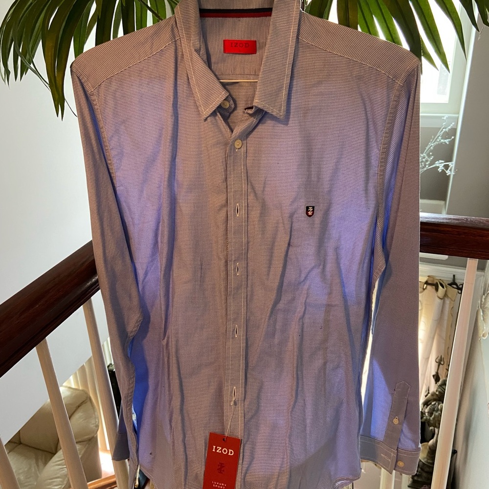 Beautiful soft material dress shirt.